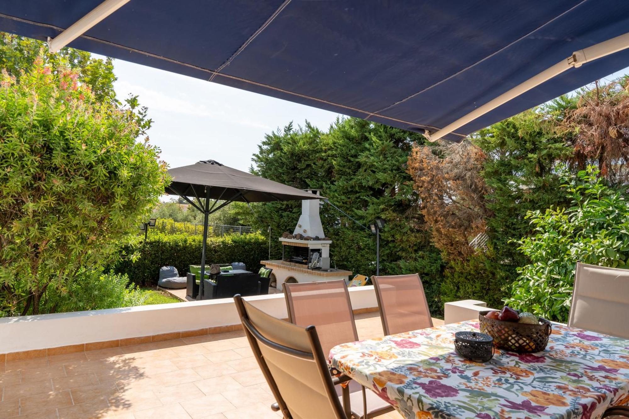 Beautiful Summer Villa In Chalkoutsi Khalkoutsion Bagian luar foto