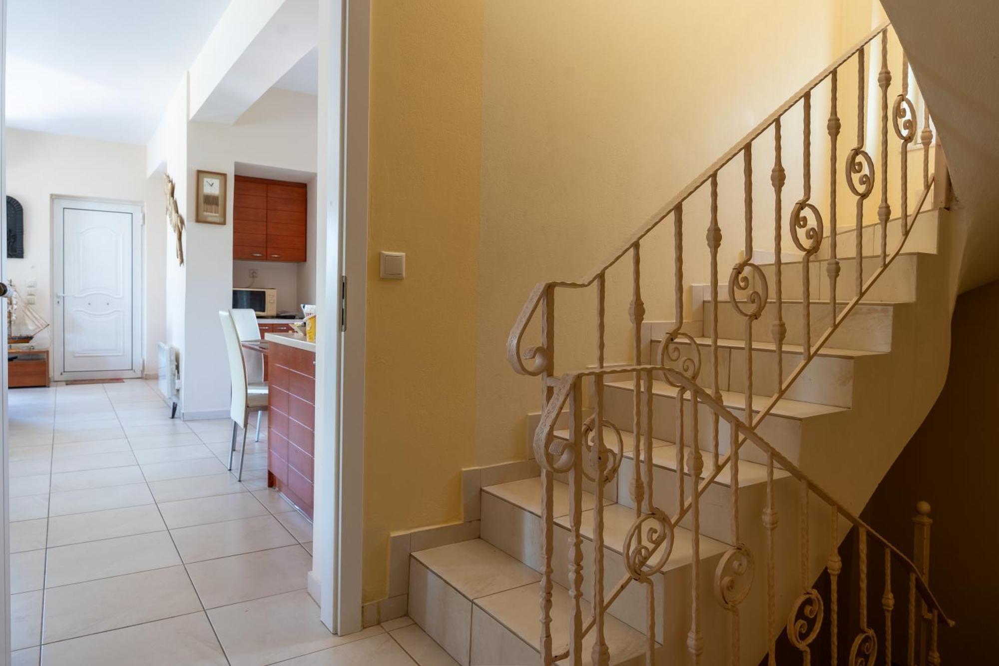 Beautiful Summer Villa In Chalkoutsi Khalkoutsion Bagian luar foto