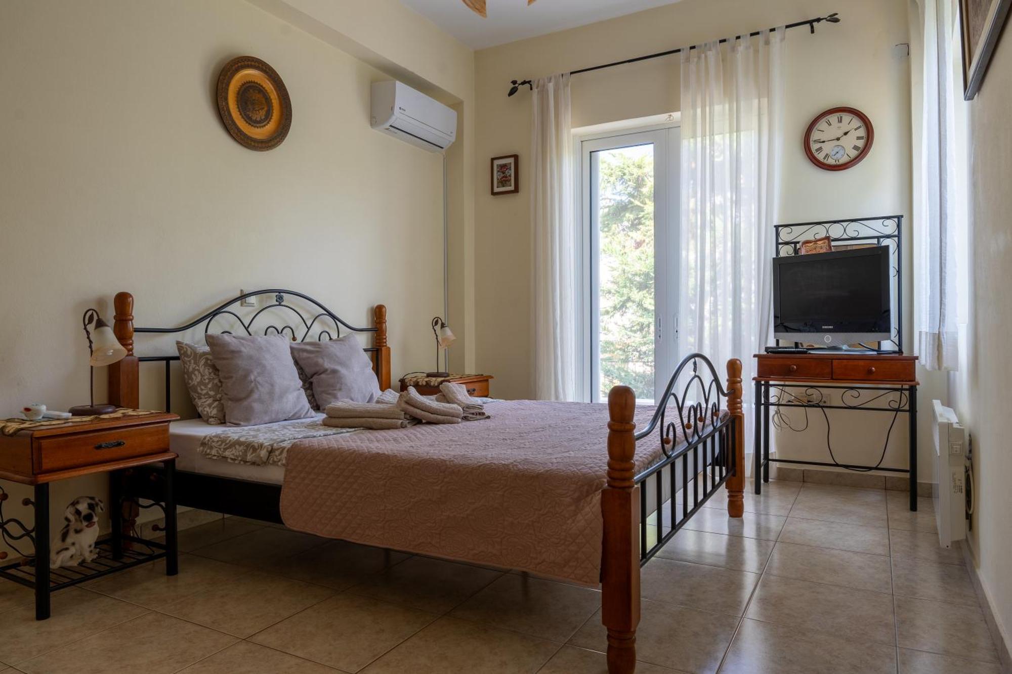 Beautiful Summer Villa In Chalkoutsi Khalkoutsion Bagian luar foto