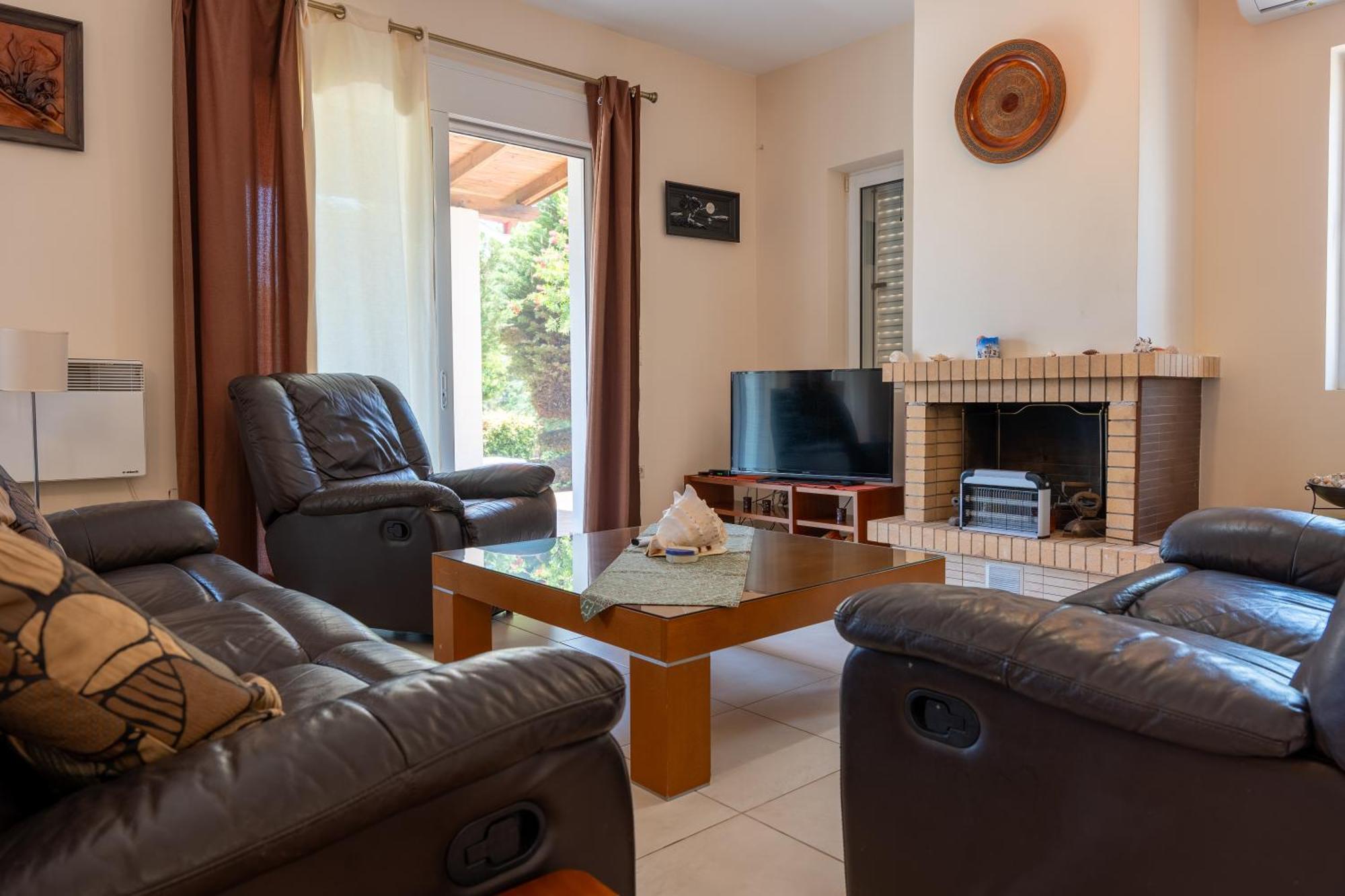 Beautiful Summer Villa In Chalkoutsi Khalkoutsion Bagian luar foto